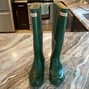 TALL HUNTER BOOTS!